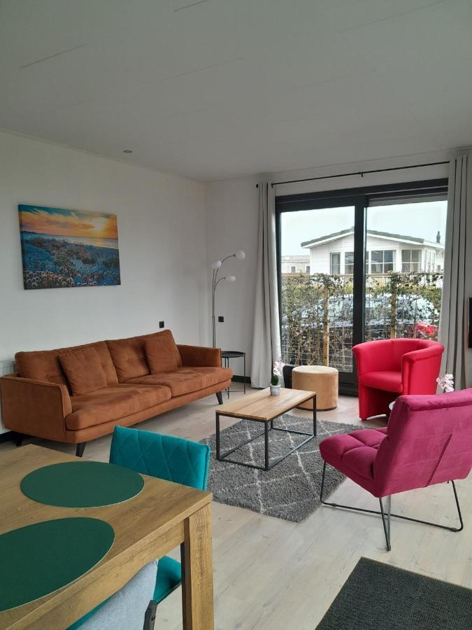 Luxe 5 Persoons Bungalow Op Rustig Vakantiepark Nabij Leeuwarden Dronrijp Экстерьер фото